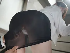 Bố Gã chồng chuốc thuốc kích dục vợ của con trai khi biết con trai đi bàn việc làm ăn dài ngày,